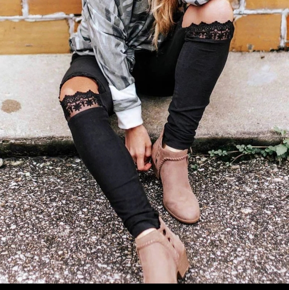 PREMIUM SOFT BRUSHED LACE KNEE LEGGINGS - Picture 6 of 10